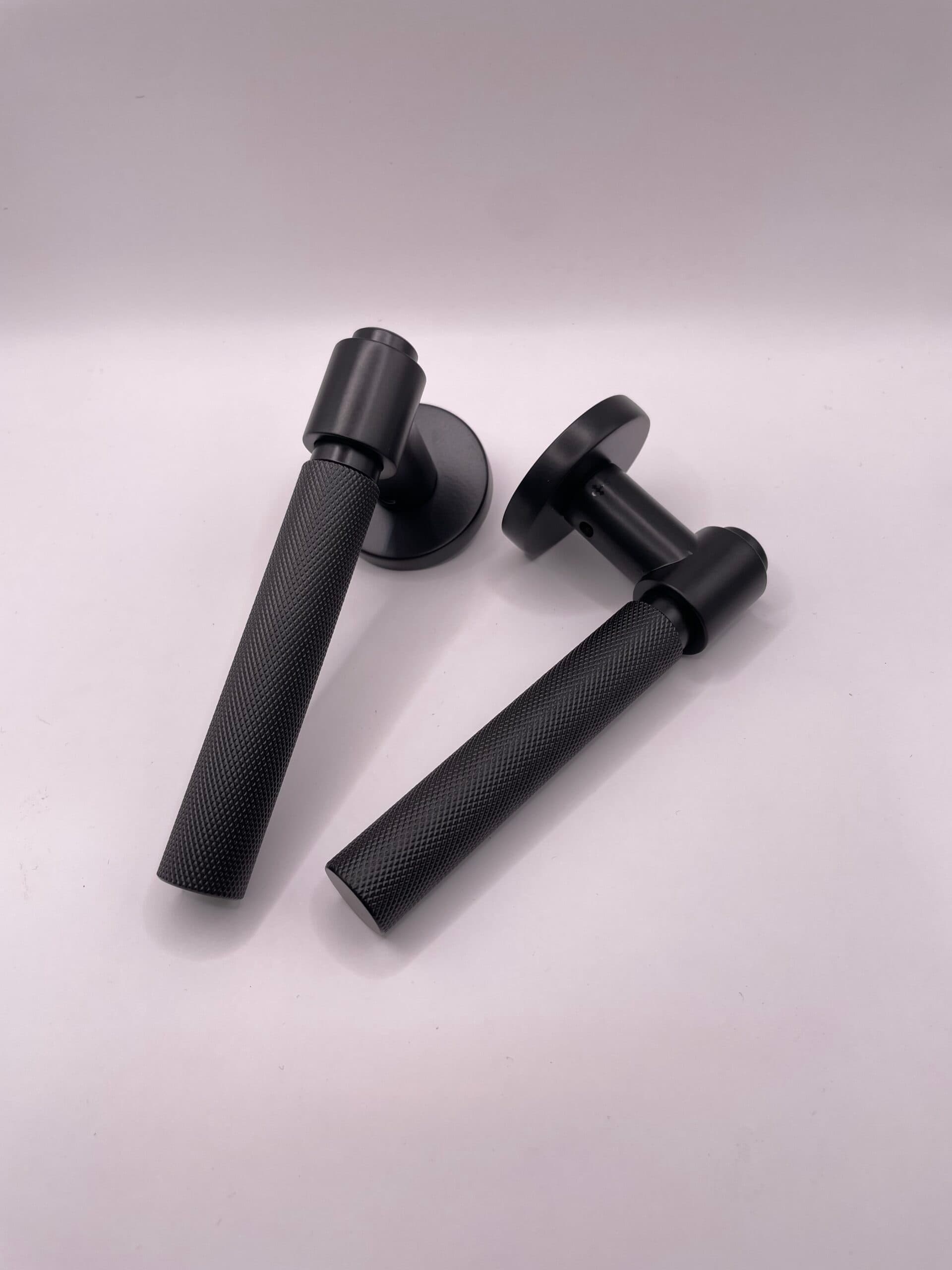 AXES -T QARA