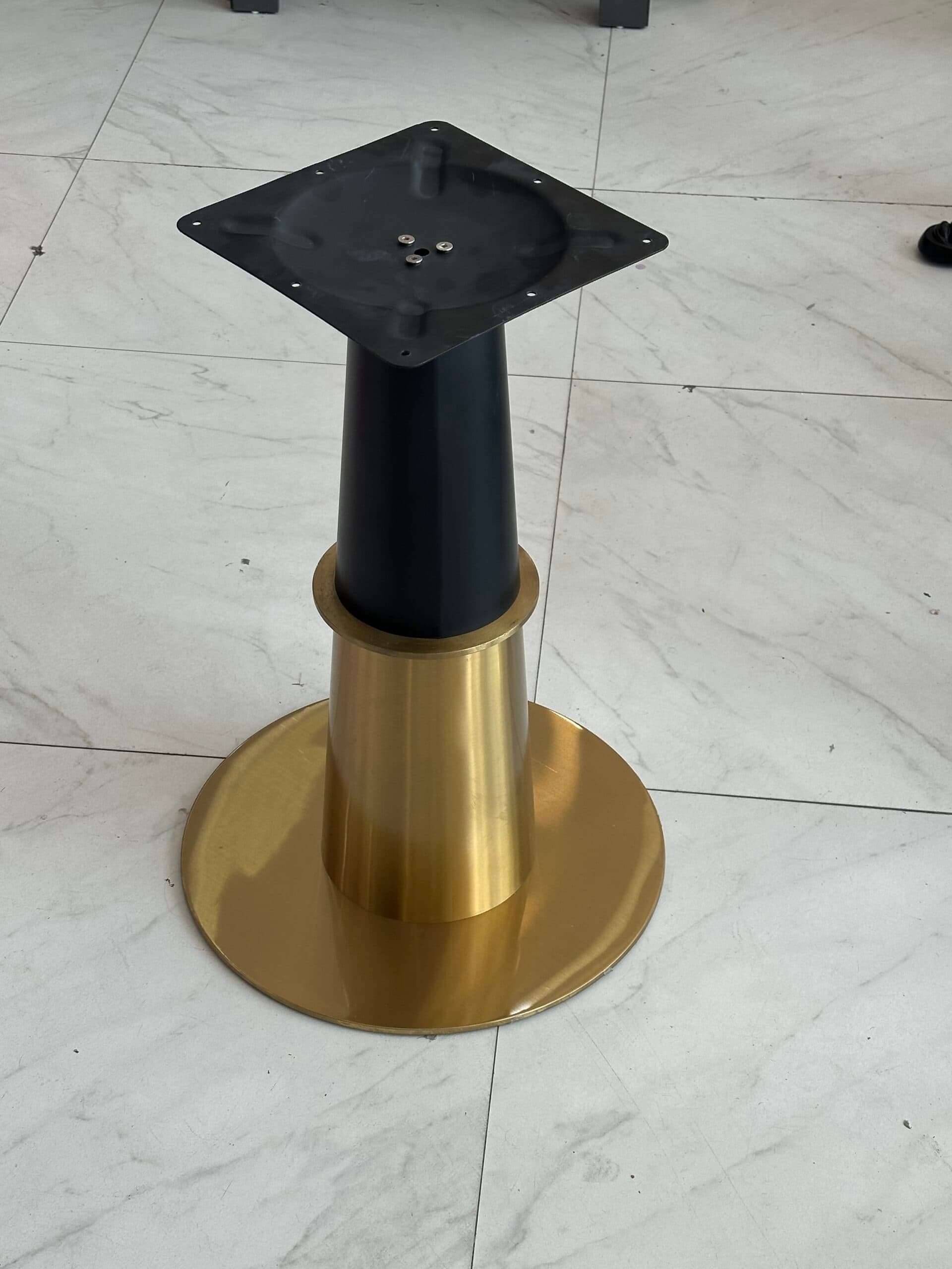 A15- QARA MAT QIZILI