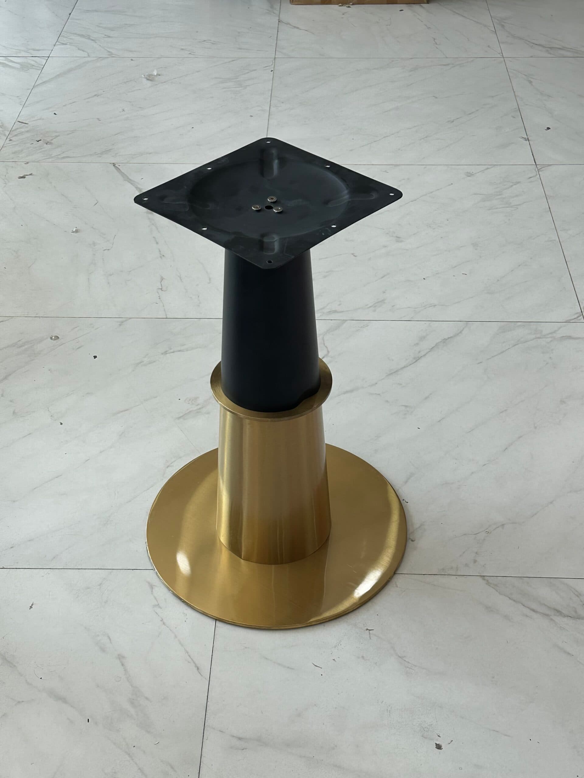 A15- QARA MAT QIZILI